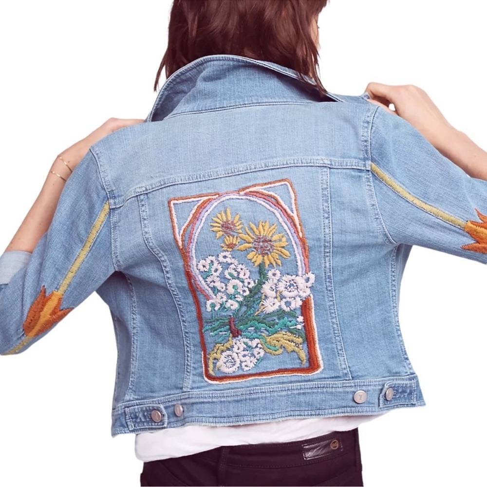 Anthropologie Pilcro Embroidered Floral Hippie Boho Denim Jean Jacket Size Small